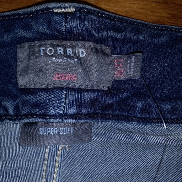 Torrid NWT size 30XT... - Picture 3 of 6